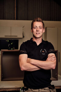 Kortooms Interieur-teammembers-david-montage-werkplaats