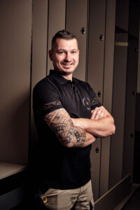 Kortooms Interieur-teammembers-youri-tekenaar-werkplaats